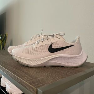 NIKE | Women’s Pegasus 2020 | Size 6